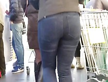 Nice Big Round Ass In Jeans