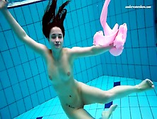 Underwater Show Featuring Liza's Babe Porn