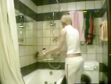 Amateur Sex In The Bathroom And Shower