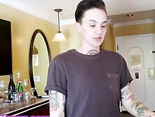 Genderfluxxx - Softcore Ts 21Yo With Pussy Kisses Babe In Bts Scene