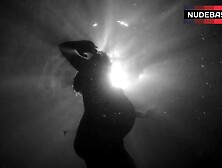 Pregnant Natalie Portman In Bikini Underwater – My Willing Heart