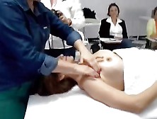 (Enf) Amateur Massage Class With Topless Woman