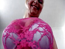 Very Bombshell Mum Shows Her Cunt Into First Porn Casting