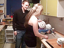Girlfriend Blows Her Boyfriend In Return For Kitchen Duty