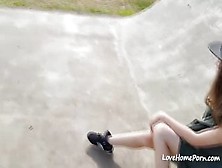 Incredible Young Girl Play With Her Cunt
