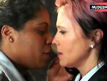 Lucy Lawless Lesbian Kissing – Ash Vs Evil Dead