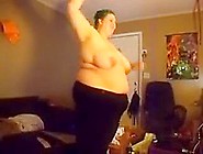 Overweight Wife Playing Just Dance - Cassianobr