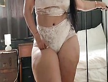 Ks Shows Her Huge Butt