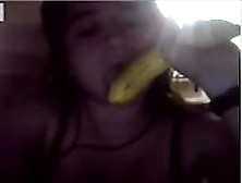 Jeune Et Amatrice De Banane