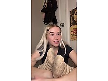 Blonde Teen Removes Her Wool Socks And Exposes Her Pretty Feet And Toes