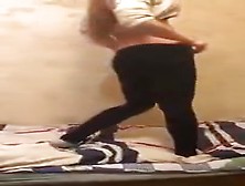 Hot Girl Dancing On Periscope In Tight Leggings