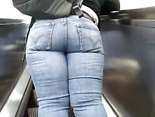 Ass On A Escalator
