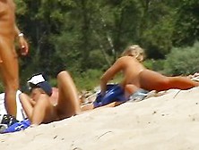 Yet Again A Good Beach Always Has A Lot Of Sexy Topless Babes