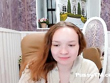 Amateur Teen 18Yo On Webcam Are Playing With Pussy