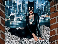 Catwoman Switches From Dom To Drooly Sub