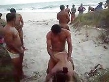 Festinha Com A Mulher Do Corno Dando Na Praia