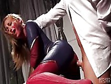 Superwoman Se Prend Une Bite