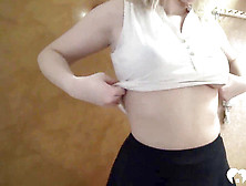 Mind-Blowing Blondie Frigs Her Self While Changing