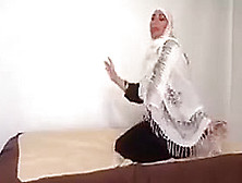Arab Hijabi Fucks Behind Her Husband's Back