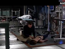 Olivia Wilde Unconscious In Bra – The Lazarus Effect