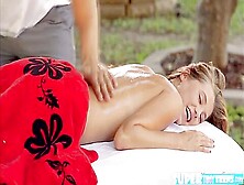 Carolina Receive A Sensual Massage